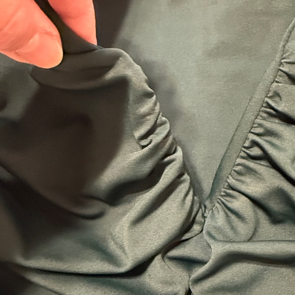 EXPRESS BODY CONTOUR HIGH COMPRESSION V NECK BODYSUIT - Picture 5 of 6